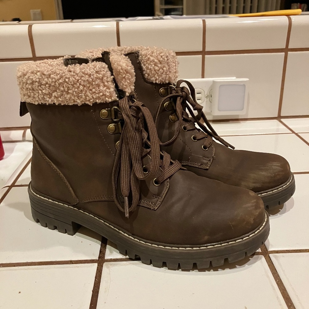 Womens brown ankle boot size 8